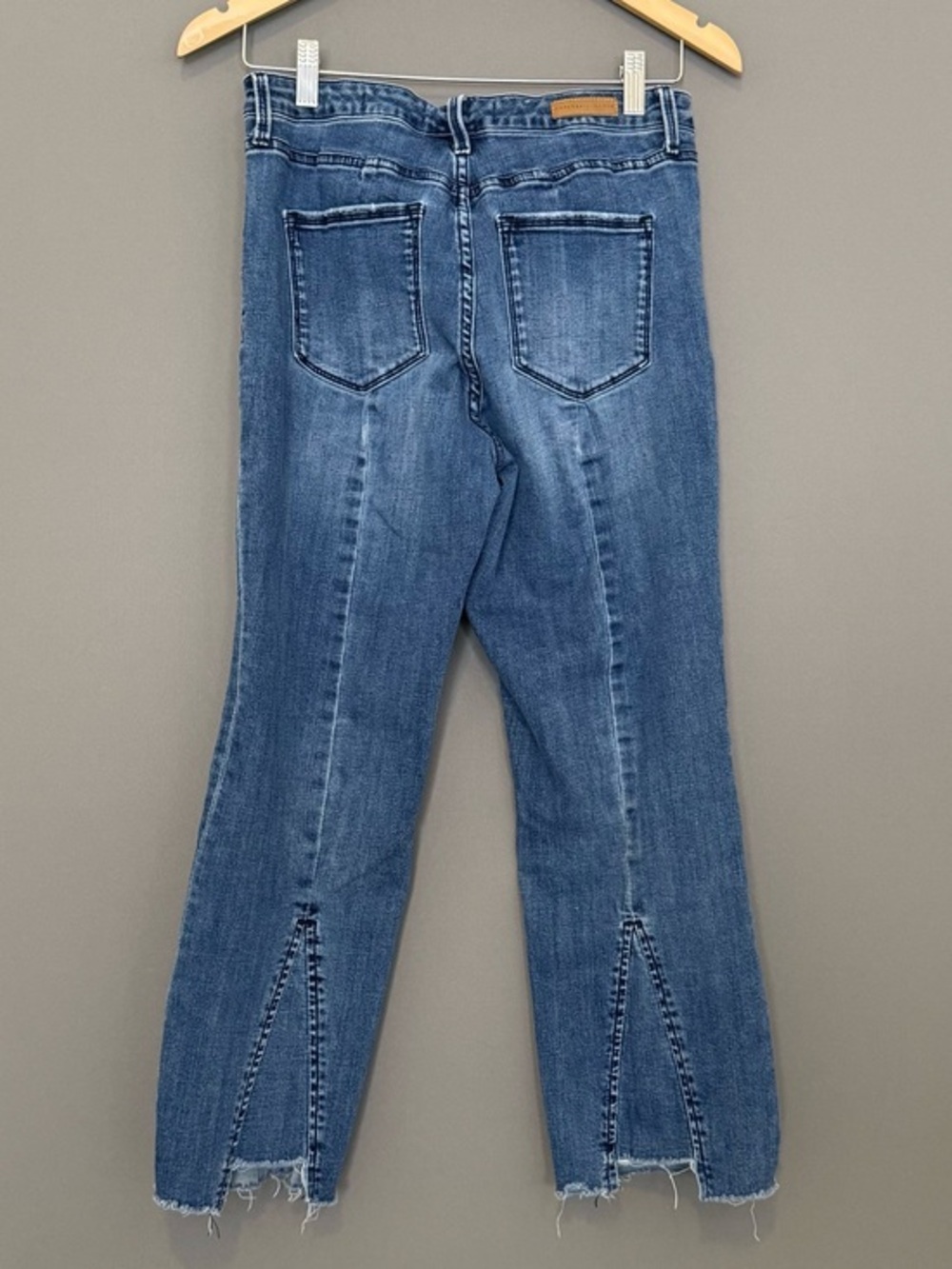 sanctuary denim cropped kick crop jeans womens blue size 30 raw hem flare